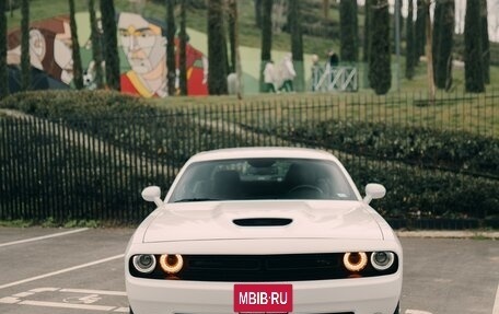 Dodge Challenger III рестайлинг 2, 2022 год, 10 000 000 рублей, 7 фотография