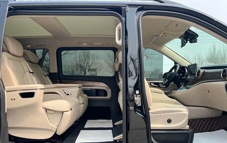 Mercedes-Benz V-Класс, 2022 год, 6 600 000 рублей, 14 фотография