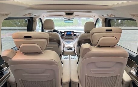 Mercedes-Benz V-Класс, 2022 год, 6 600 000 рублей, 16 фотография