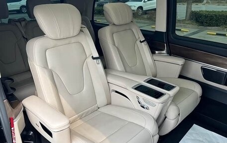 Mercedes-Benz V-Класс, 2022 год, 6 600 000 рублей, 12 фотография
