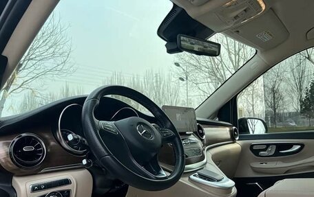 Mercedes-Benz V-Класс, 2022 год, 6 600 000 рублей, 22 фотография