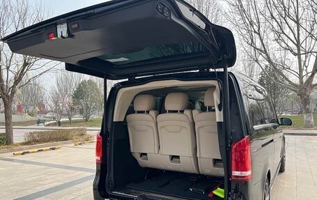 Mercedes-Benz V-Класс, 2022 год, 6 600 000 рублей, 23 фотография