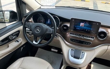 Mercedes-Benz V-Класс, 2022 год, 6 600 000 рублей, 20 фотография