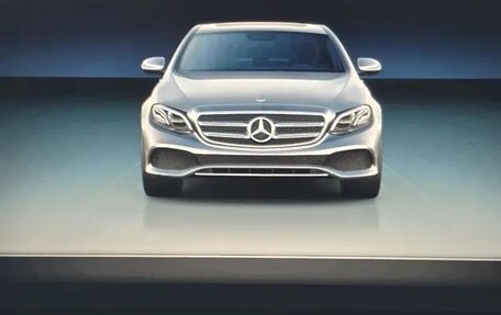 Mercedes-Benz E-Класс, 2018 год, 3 500 000 рублей, 5 фотография