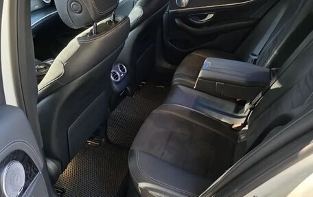 Mercedes-Benz E-Класс, 2018 год, 3 500 000 рублей, 18 фотография