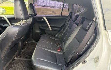 Toyota RAV4, 2013 год, 2 000 000 рублей, 11 фотография