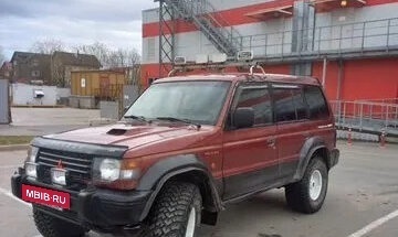 Mitsubishi Pajero III рестайлинг, 1996 год, 560 000 рублей, 17 фотография