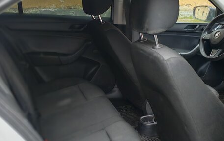 Skoda Rapid I, 2015 год, 375 000 рублей, 6 фотография