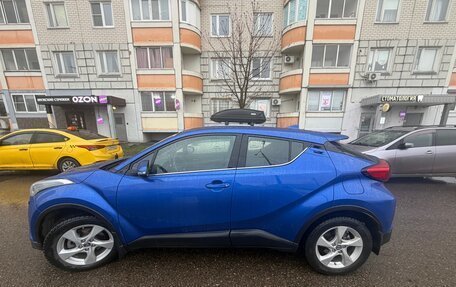 Toyota C-HR I рестайлинг, 2019 год, 2 300 000 рублей, 6 фотография