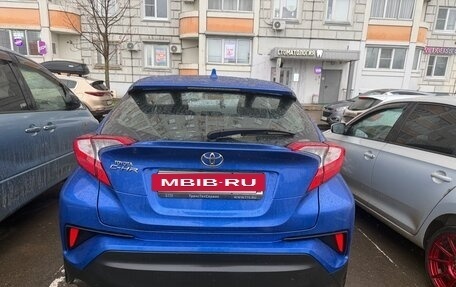 Toyota C-HR I рестайлинг, 2019 год, 2 300 000 рублей, 8 фотография