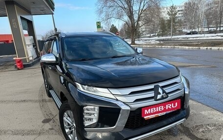 Mitsubishi Pajero Sport III рестайлинг, 2021 год, 3 250 000 рублей, 3 фотография