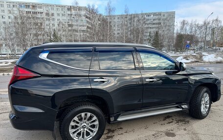Mitsubishi Pajero Sport III рестайлинг, 2021 год, 3 250 000 рублей, 10 фотография