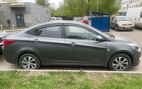 Hyundai Solaris II рестайлинг, 2016 год, 850 000 рублей, 3 фотография