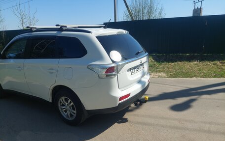Mitsubishi Outlander III рестайлинг 3, 2013 год, 1 100 000 рублей, 4 фотография