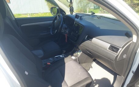 Mitsubishi Outlander III рестайлинг 3, 2013 год, 1 100 000 рублей, 7 фотография