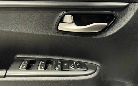 KIA Rio IV, 2018 год, 1 050 000 рублей, 15 фотография