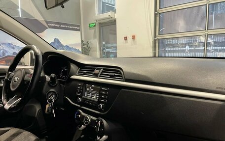 KIA Rio IV, 2018 год, 1 050 000 рублей, 9 фотография