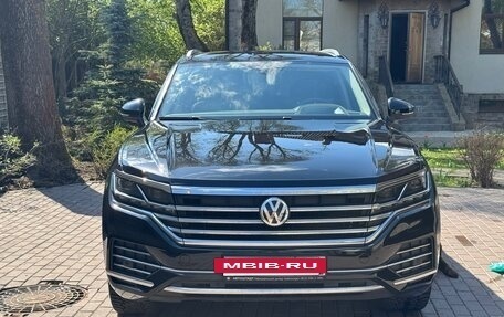Volkswagen Touareg III, 2019 год, 5 490 000 рублей, 2 фотография