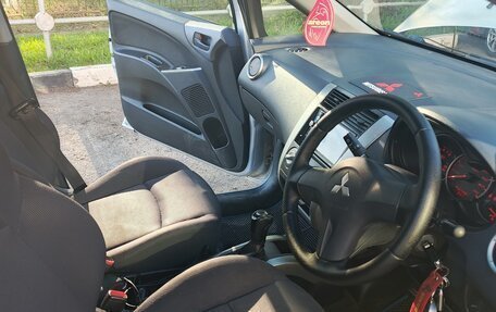 Mitsubishi Colt VI рестайлинг, 2005 год, 380 000 рублей, 6 фотография