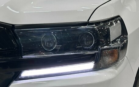 Toyota Land Cruiser 200, 2010 год, 3 400 000 рублей, 4 фотография