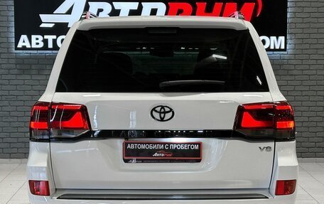 Toyota Land Cruiser 200, 2010 год, 3 400 000 рублей, 7 фотография