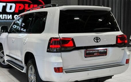 Toyota Land Cruiser 200, 2010 год, 3 400 000 рублей, 9 фотография