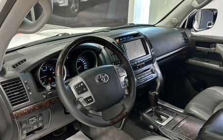 Toyota Land Cruiser 200, 2010 год, 3 400 000 рублей, 10 фотография