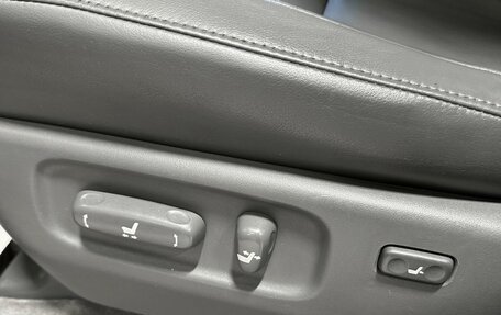 Toyota Land Cruiser 200, 2010 год, 3 400 000 рублей, 27 фотография