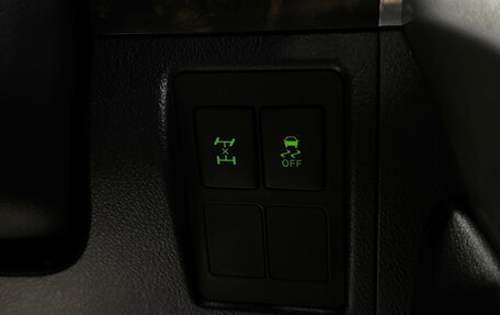 Toyota Land Cruiser 200, 2010 год, 3 400 000 рублей, 30 фотография