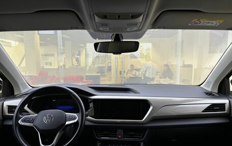 Volkswagen Taos, 2022 год, 2 650 000 рублей, 17 фотография