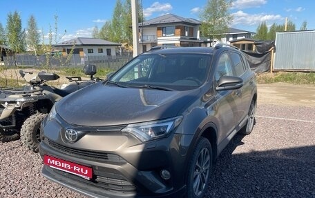 Toyota RAV4, 2017 год, 2 200 000 рублей, 4 фотография