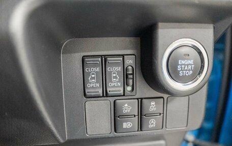 Toyota Roomy I, 2019 год, 1 075 000 рублей, 17 фотография