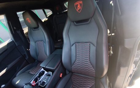 Lamborghini Urus I, 2023 год, 33 000 000 рублей, 12 фотография