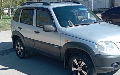 Chevrolet Niva I рестайлинг, 2009 год, 410 000 рублей, 1 фотография