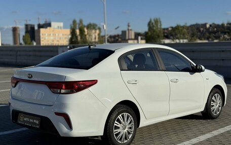 KIA Rio IV, 2020 год, 840 000 рублей, 3 фотография