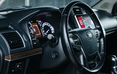 Toyota Land Cruiser Prado 150 рестайлинг 2, 2021 год, 6 900 000 рублей, 1 фотография