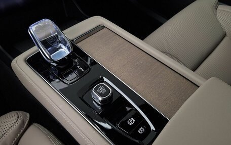 Volvo XC90 II рестайлинг, 2025 год, 10 500 000 рублей, 13 фотография