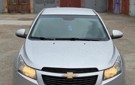 Chevrolet Cruze II, 2011 год, 690 000 рублей, 2 фотография