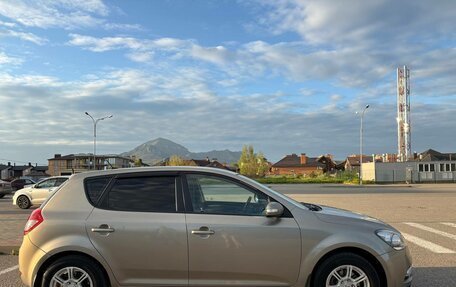 KIA cee'd I рестайлинг, 2010 год, 800 000 рублей, 5 фотография
