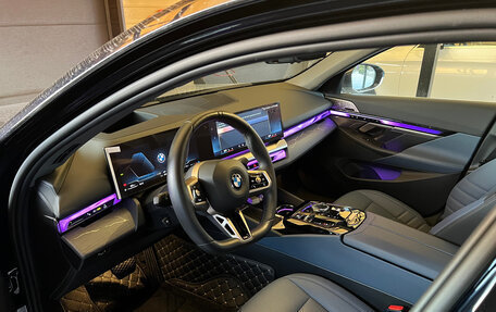 BMW 5 серия, 2024 год, 7 050 000 рублей, 6 фотография