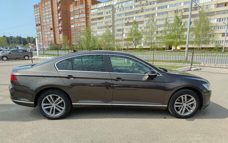 Volkswagen Passat B8 рестайлинг, 2017 год, 1 840 000 рублей, 8 фотография