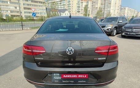 Volkswagen Passat B8 рестайлинг, 2017 год, 1 840 000 рублей, 10 фотография