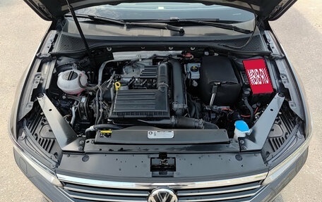 Volkswagen Passat B8 рестайлинг, 2017 год, 1 840 000 рублей, 13 фотография