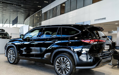Toyota Highlander, 2025 год, 5 800 000 рублей, 3 фотография