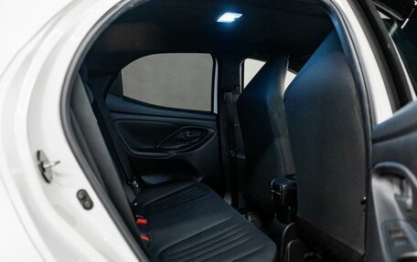 Toyota Yaris, 2021 год, 1 170 000 рублей, 6 фотография