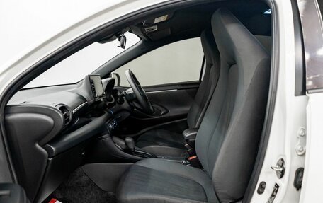 Toyota Yaris, 2021 год, 1 170 000 рублей, 4 фотография