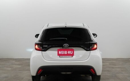 Toyota Yaris, 2021 год, 1 170 000 рублей, 3 фотография