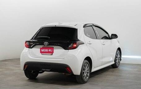 Toyota Yaris, 2021 год, 1 170 000 рублей, 2 фотография