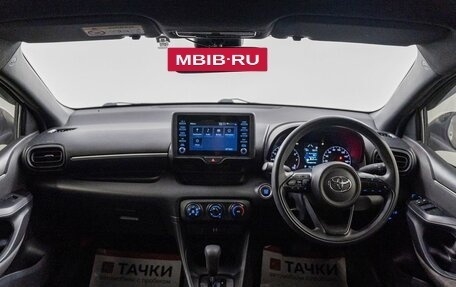Toyota Yaris, 2021 год, 1 170 000 рублей, 8 фотография