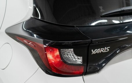Toyota Yaris, 2021 год, 1 170 000 рублей, 20 фотография